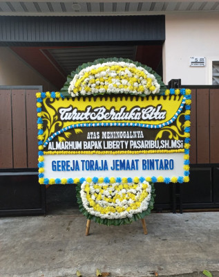 Papan Bunga Duka di Dusun Baru
