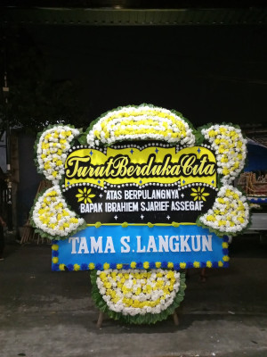 Papan Bunga Duka di Dusun Baru